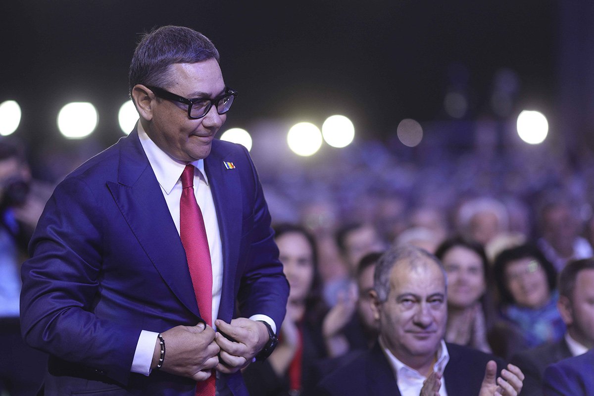 Nicușor Dan evită declarațiile pe marginea scandalului repatrierii fiicei lui Victor Ponta, în timp ce tensiunile politice continuă să se intensifice în contextul unor acuzații grave legate de intervenții din partea oficialilor români