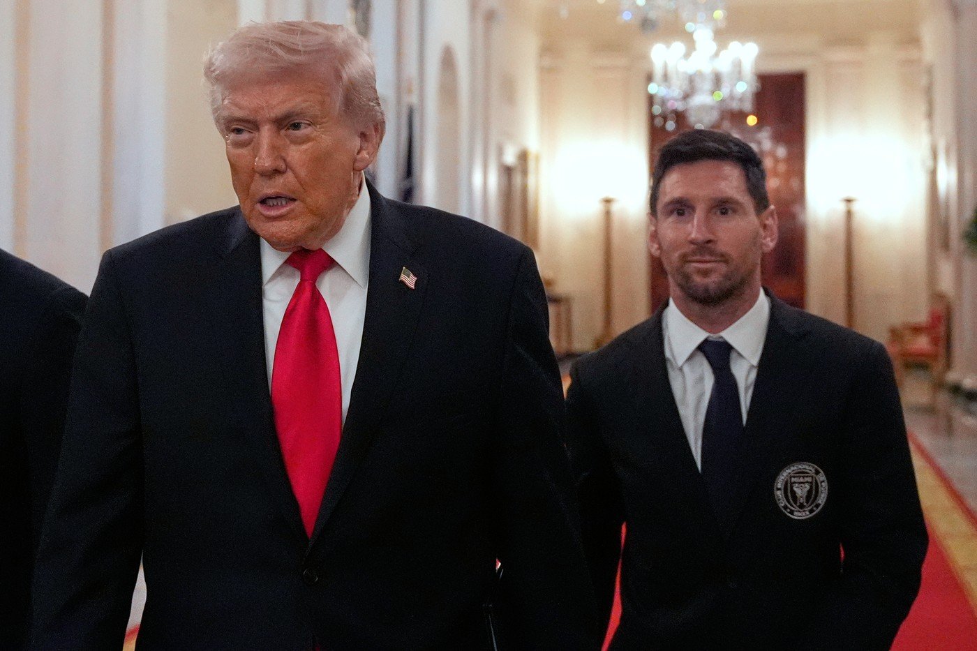 Președintele SUA, Donald Trump, a surprins weekend-ul trecut printr-un gest inedit, în timp ce țara sa se afla în plin conflict diplomatic cu Iranul