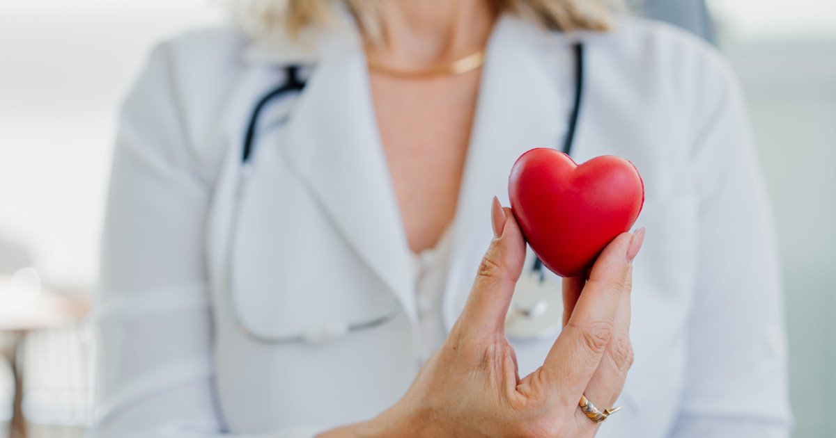 Femeile pot dezvolta complicații cardiace grave chiar și atunci când depunerile de grăsime în artere sunt mai reduse decât în cazul bărbaților, atrage atenția un studiu recent, care evidențiază diferențe semnificative în modul în care boala coronariană afectează sexe diferite