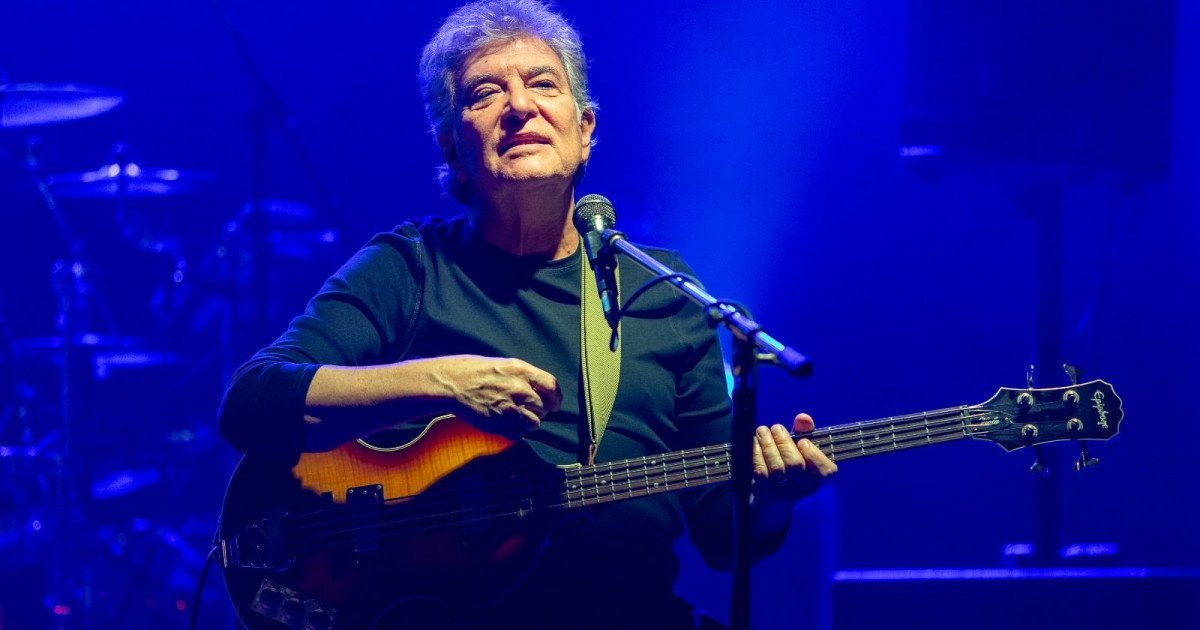 Muzicianul Iulian „Mugurel” Vrabete, membru emblematic al trupei Holograf, a murit la vârsta de 70 de ani, după o luptă cu o boală incurabilă