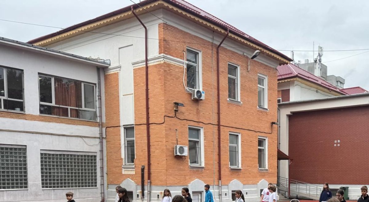 Modernizarea Liceului „Alexandru Vlahuță” din Sectorul 1, în pragul unei investiții de peste 44 de milioane de lei Un proiect amplu de modernizare a Liceului Teoretic „Alexandru Vlahuță” din Sectorul 1 al Capitalei se află la un pas de a fi aprobat, odată cu votul programat pentru data de 19 martie în Consiliul Local al Sectorului 1