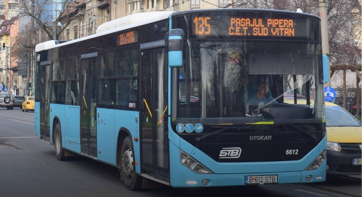 Traseu modificat temporar pentru autobuzul 135 din București, în contextul lucrărilor de infrastructură Începând cu 1 aprilie 2026, circulația autobuzului liniei 135 va suferi modificări temporare, ca urmare a închiderii unei porțiuni importante de pe Strada Traian, între Bulevardul Pache Protopopescu și Foișorul de Foc