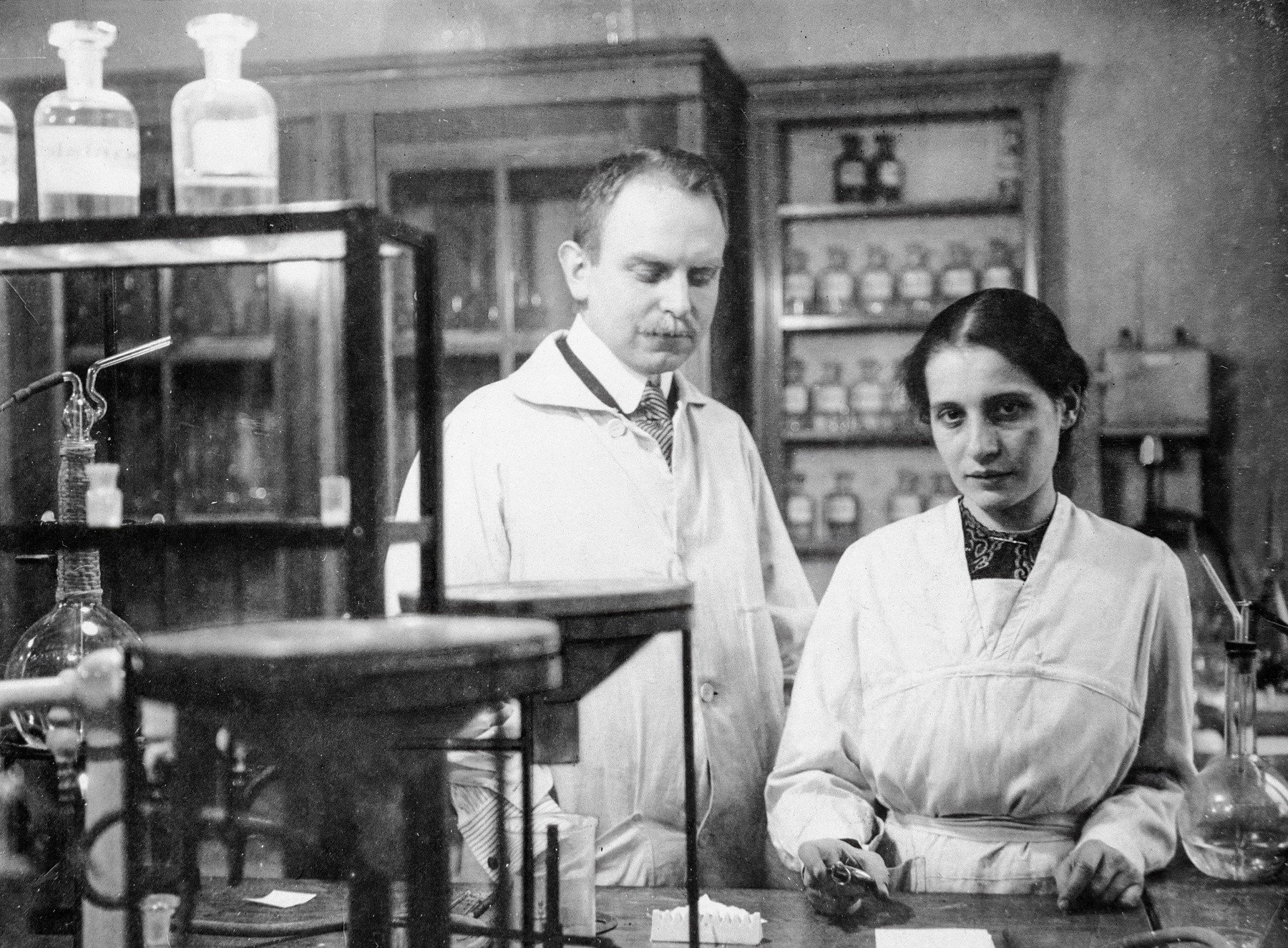 Lise Meitner, fizicienă a secolului XX, a fost femeia de știință vizionară al cărei nume rămâne, în mare măsură, uitat în istoria Nobelurilor