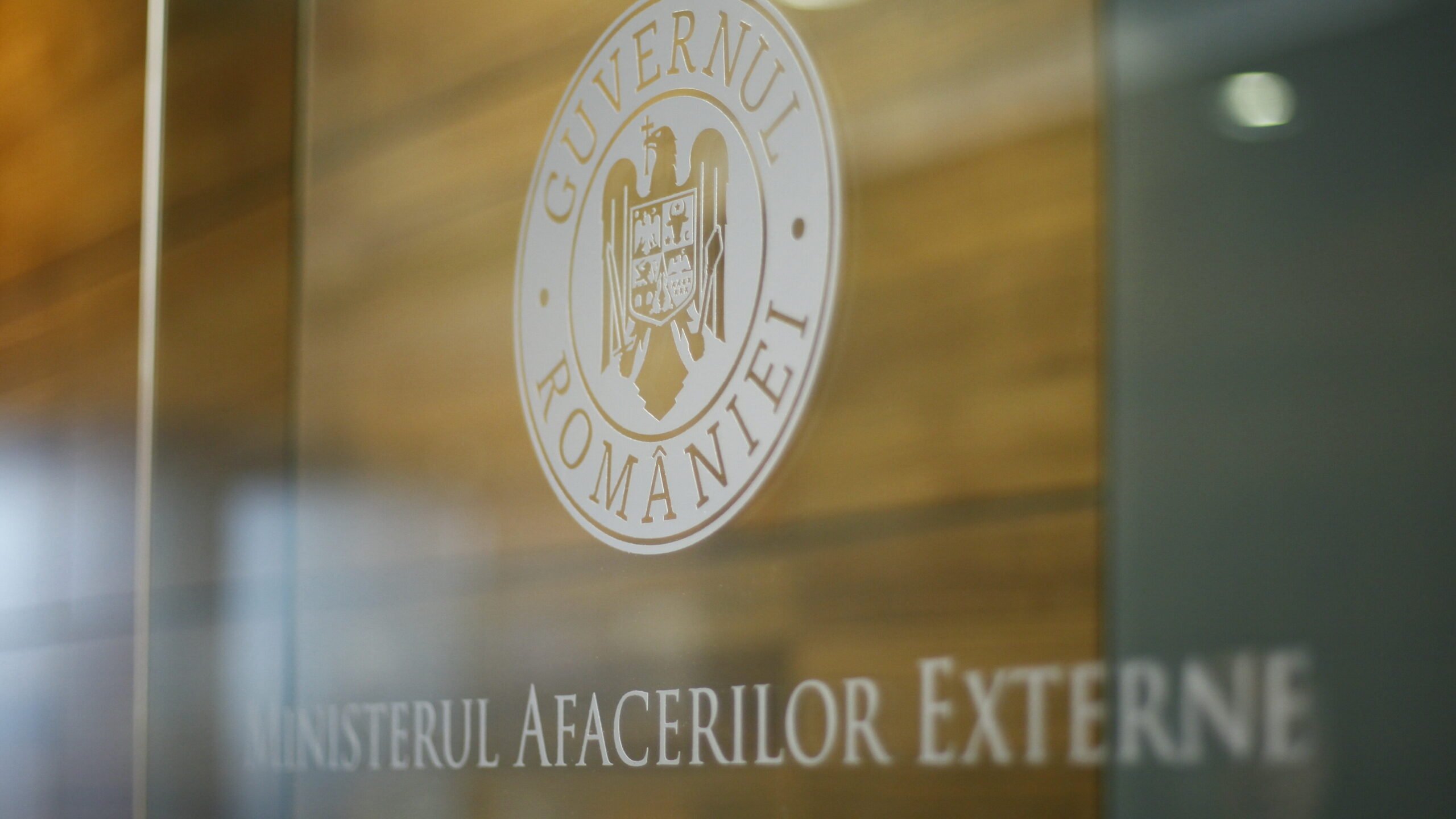 Controversele generate de gestionarea situației consulului român din Dubai au atras atenția oficialilor de la București, anunțând acum o analiză amănunțită a modului în care a fost gestionată criza