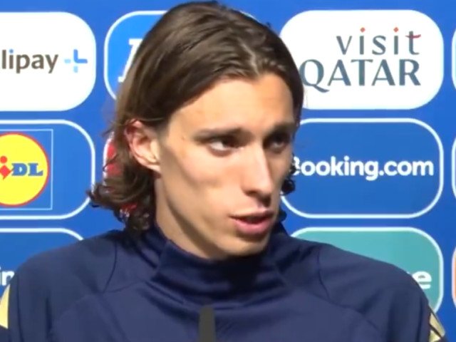 Jucătorul italian Calafiori face lumină despre atmosfera din vestiar și relația cu Cristi Chivu În timp ce echipa Italiei se pregătește intens pentru meciurile importante ale sezonului, recent au ieșit la iveală detalii surprinzătoare despre atmosfera din vestiarul naționalei și relația dintre jucători