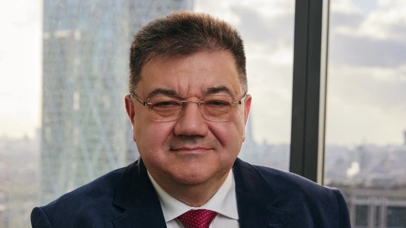 Zara și brandurile de lux, în centrul atenției la Super Bowl, odată cu apariția lui Bad Bunny Spectacolul de la Super Bowl, cel mai urmărit eveniment sportiv din Statele Unite și probabil cel mai mare platformă pentru expunere mediatică, a fost, de această dată, și un teren de joc pentru strategii de marketing inovatoare