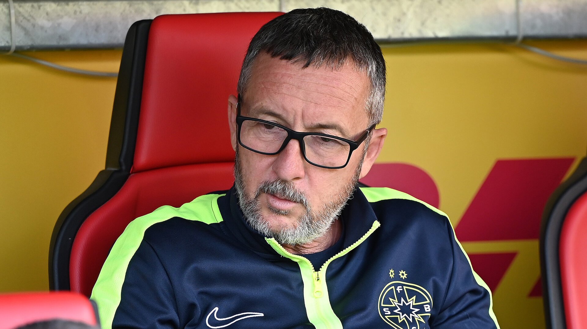 Tensiuni în interiorul FCSB: Meme Stoica declanșează războiul cu impresarul Mihăiță Pleșan după acuzațiile privind transferurile ratate Conflictul dintre oficialii FCSB și impresarii implicați în mercatoul de vară s-a intensificat după declarațiile controversate ale lui Mihăiță Pleșan, care a susținut că ar fi propus două dintre cele mai dorite nume ale sezonului, Carlos Mora și Raul Florucz