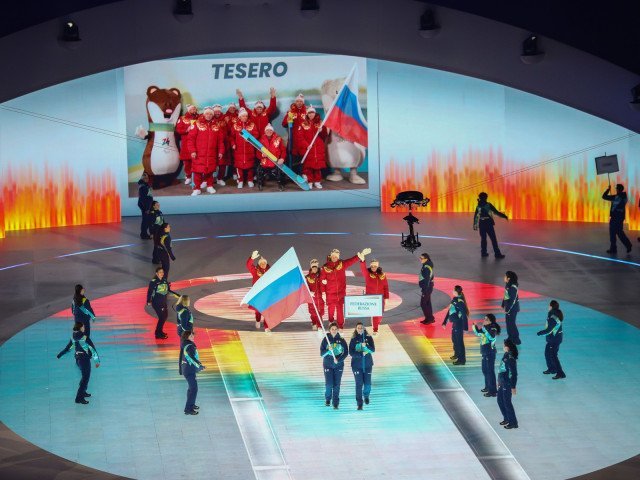 Revenirea sportivilor ruși la Jocurile Paralimpice de Iarnă Milano-Cortina 2026 a fost marcată de controverse și manifestări diplomatice, odată cu deschiderea oficială a evenimentului
