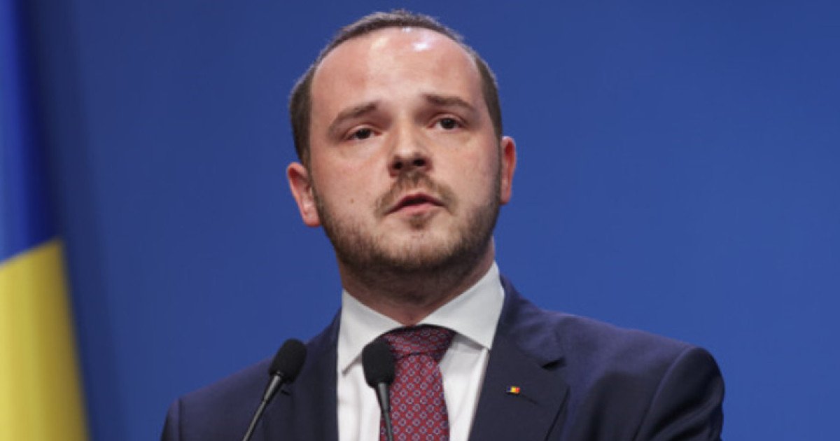 Ministrul sănătății, Alexandru Rogobete, atrage atenția asupra dificultăților și responsabilităților care vin odată cu combaterea dezinformării medicale, în contextul actual al vaccinării copiilor