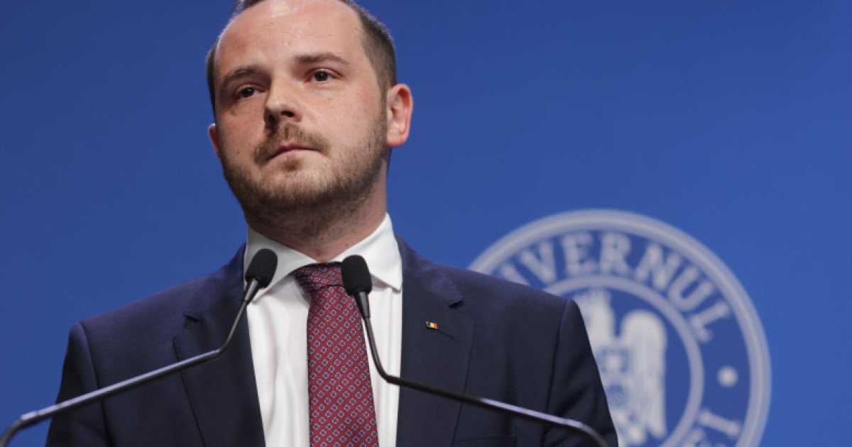 Ministrul Sănătății, Alexandru Rogobete, a semnalat problema gravă a compromiterii încrederii în sistemul public de sănătate printr-un exemplu concret, ce scoate în evidență un fenomen alarmant: uneori, medicii se află mai mult în fața camerelor decât în sălile de operație