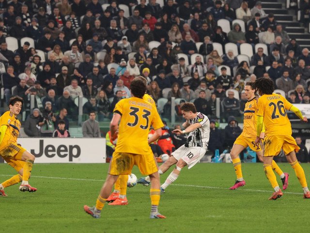 Juventus face spectacol pe teren propriu și își menține încrâncenarea în cursa pentru locurile de top ale Serie A, după o victorie clară și convingătoare în fața lui Pisa, scor 4-0