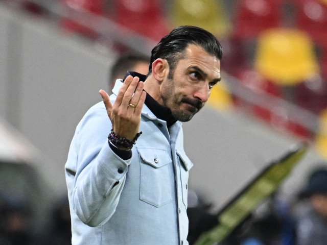 Conducerea și suporterii FCSB au trăit marți un adevărat șoc după anunțul neașteptat al demisiei lui Elias Charalambous din funcția de director sportiv al clubului