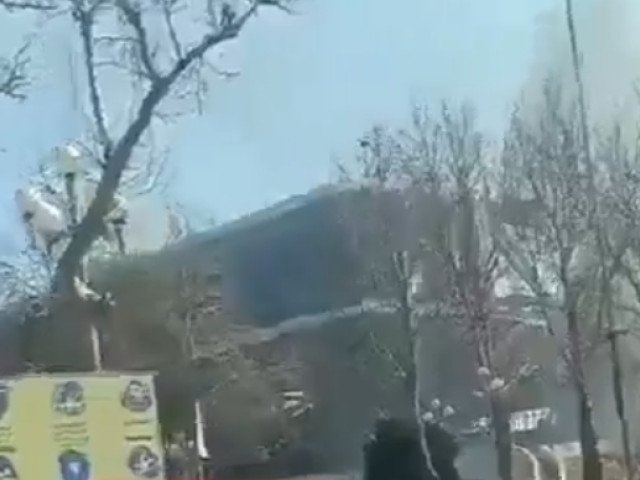 Amenințare sau reacție la tensiune? Atac devastator asupra unei arene din Iran de către forțele SUA și Israel Un incident dramatic a zguduit Iranul în ultimele zile, când o arenă sportivă cu o capacitate de 12.000 de locuri a fost sfârșiată în mod brutal de forțele aeriene ale Statelor Unite și Israelului