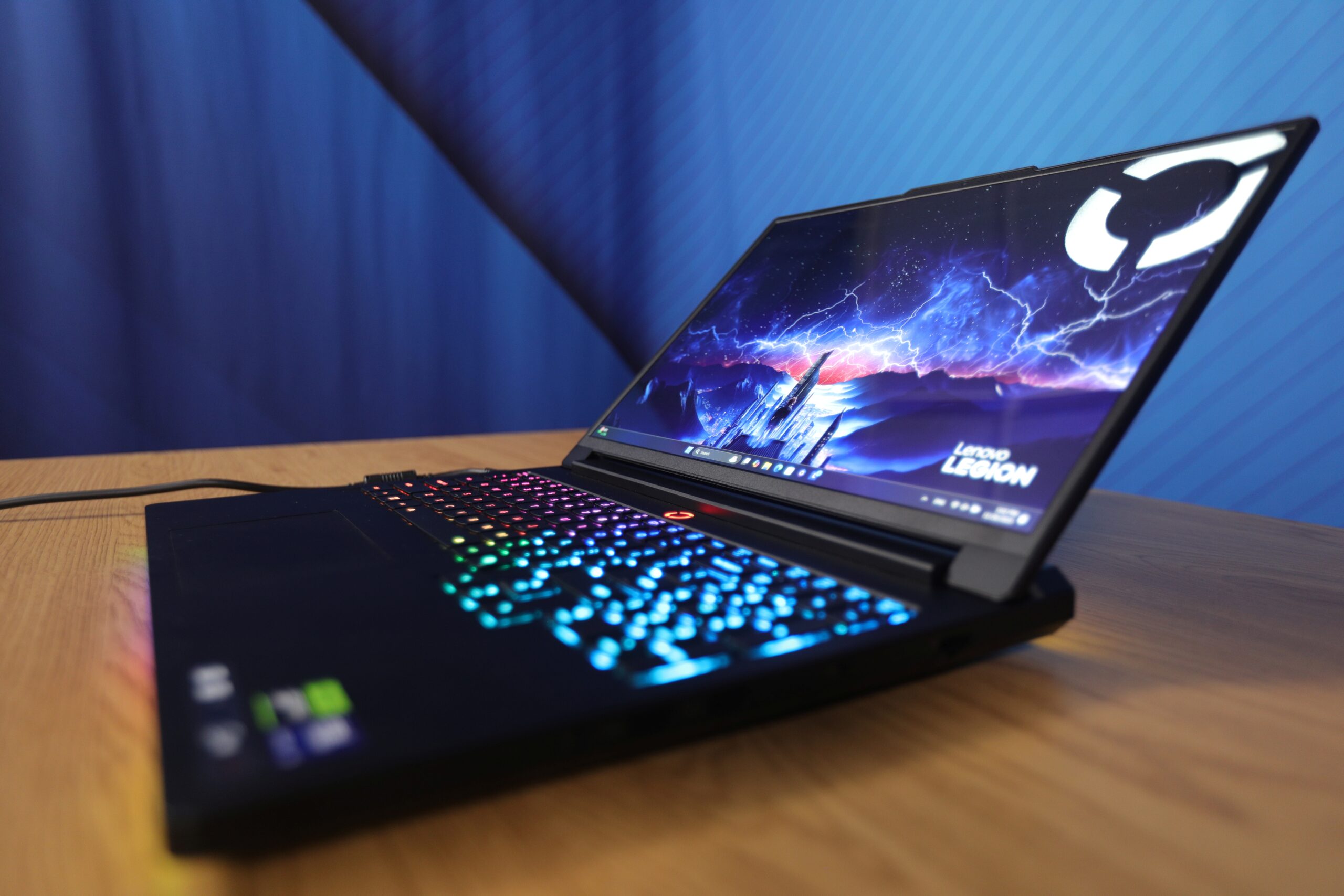 Ce greșeli pot distruge laptopul fără să realizezi