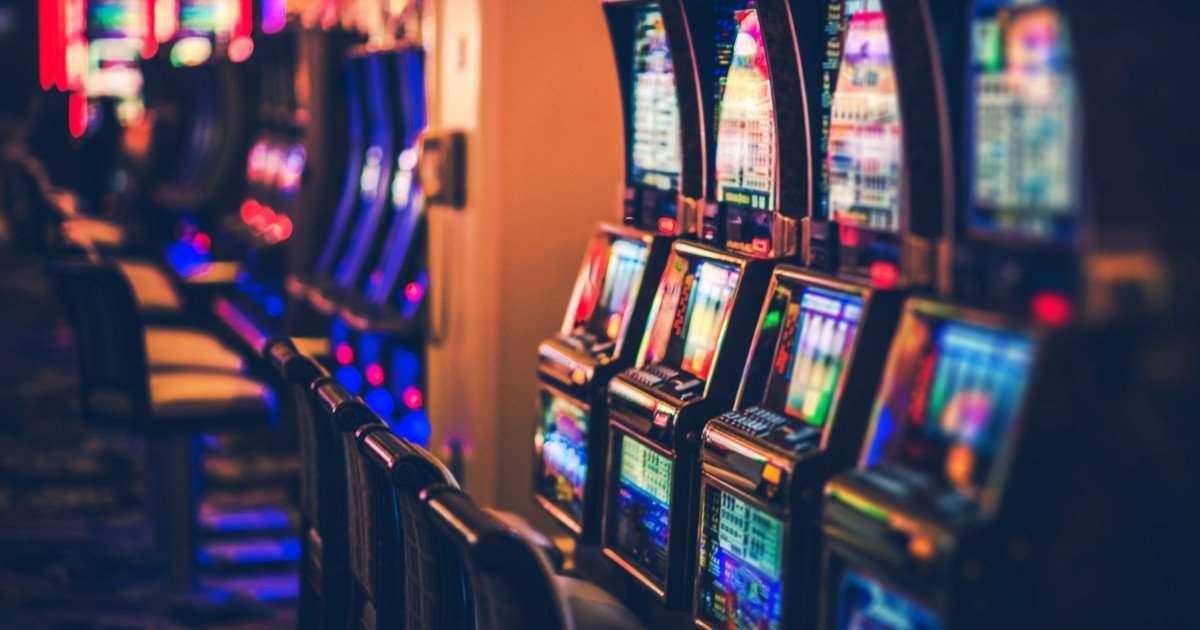 Peste 300 de săli de jocuri de noroc în municipiul Buzău, cu aproape 750 de aparate tip slot machine, generează anual venituri de aproximativ 72 de milioane de euro