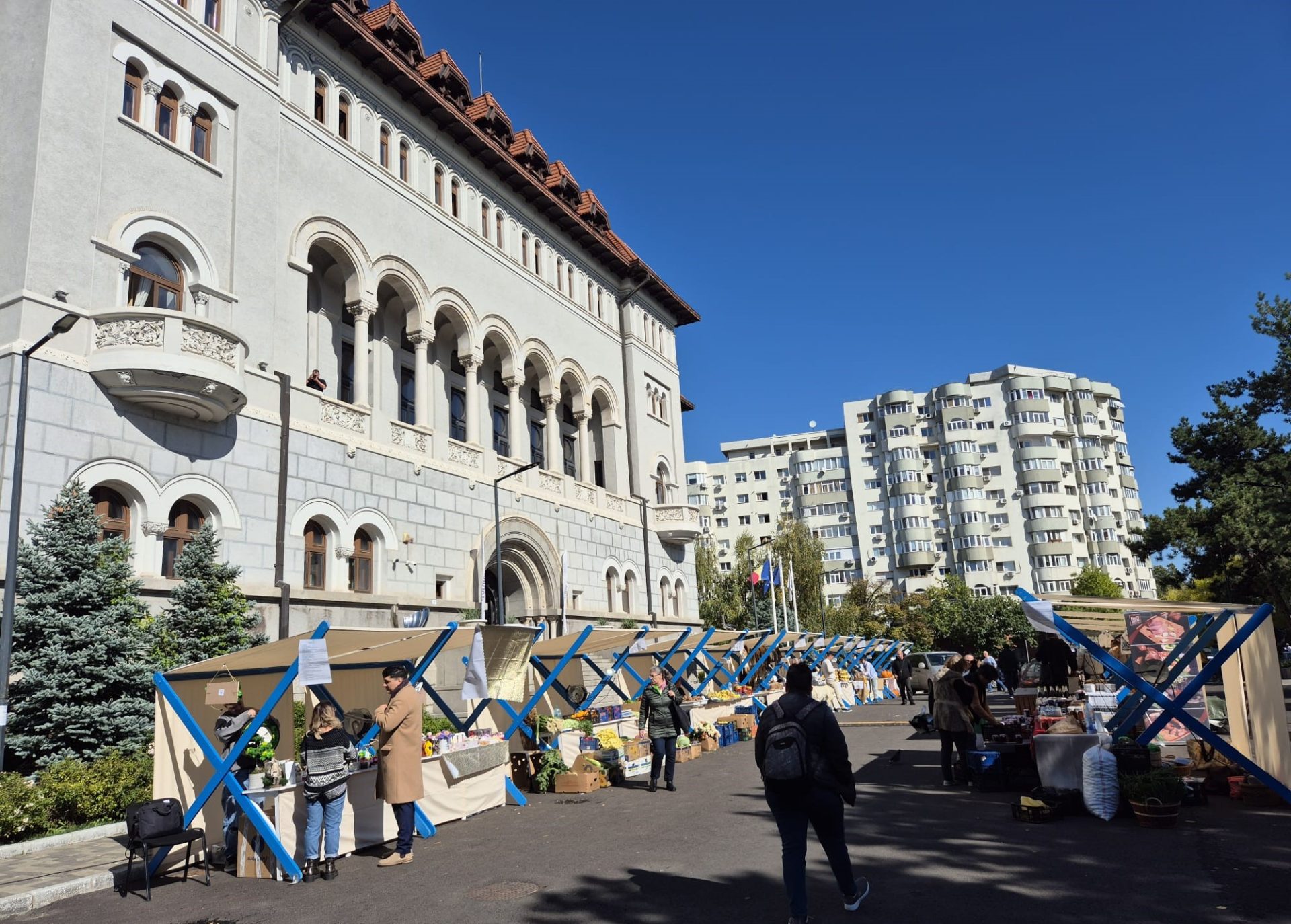 În weekend-ul 20-22 martie, piața volantă își deschide din nou porțile în Sectorul 1 al Capitalei, în fața Primăriei