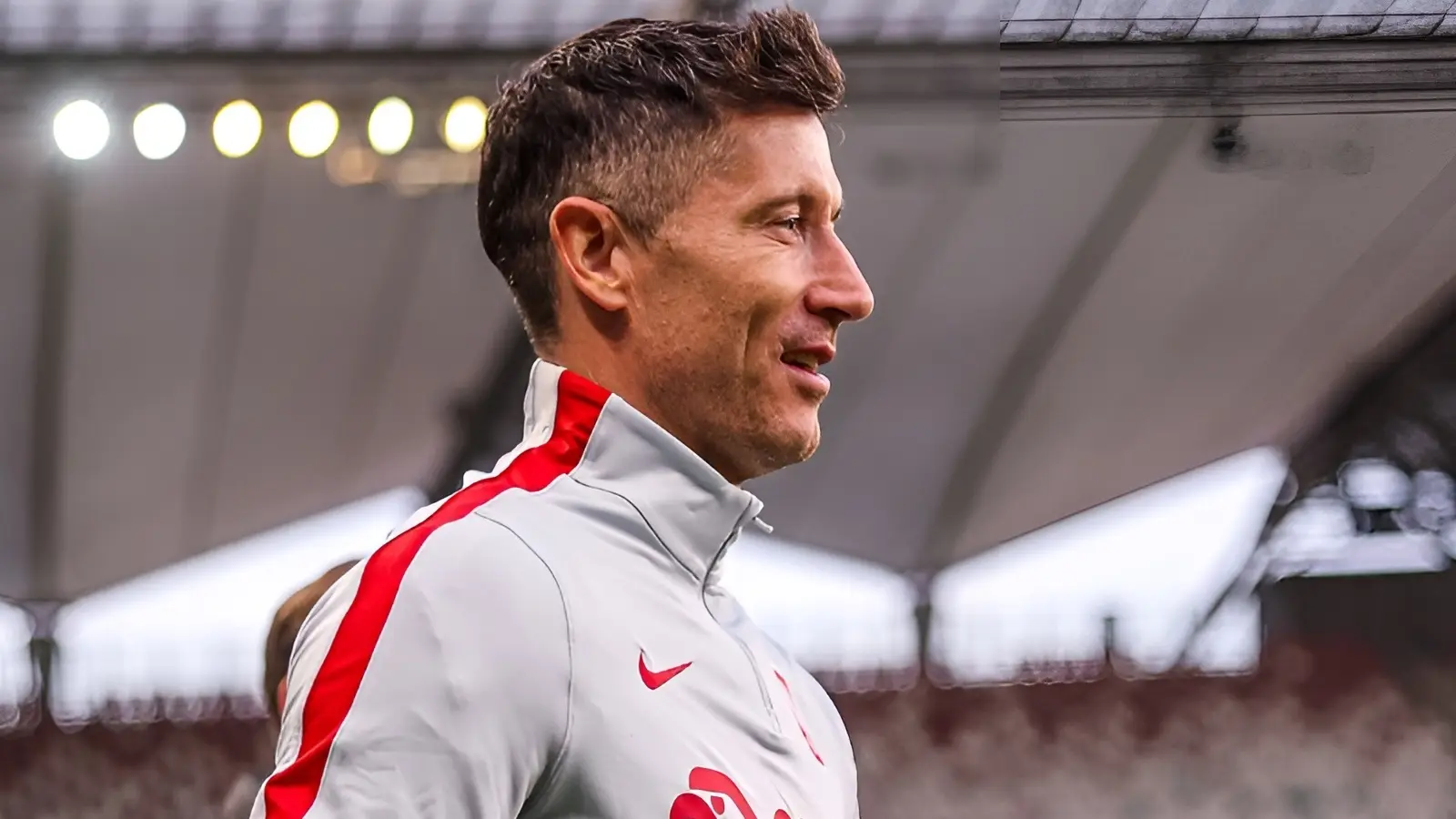 Joi seara, stadionul „PGE Narodowy” din Varșovia va fi scena unui meci cheie din barajul pentru calificarea la Campionatul Mondial din 2026