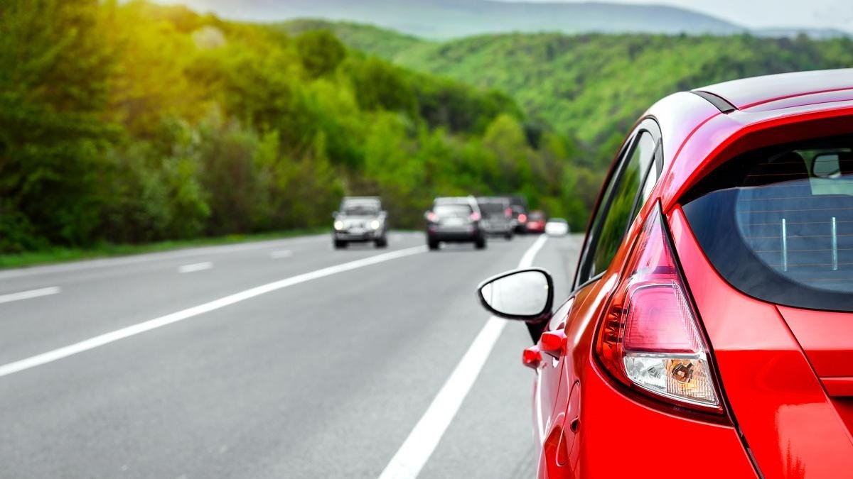 Călătoria cu mașina spre Thassos devine, din ce în ce mai atractivă pentru românii care vor să evite aglomerația aeroporturilor sau prețurile ridicate ale zborurilor