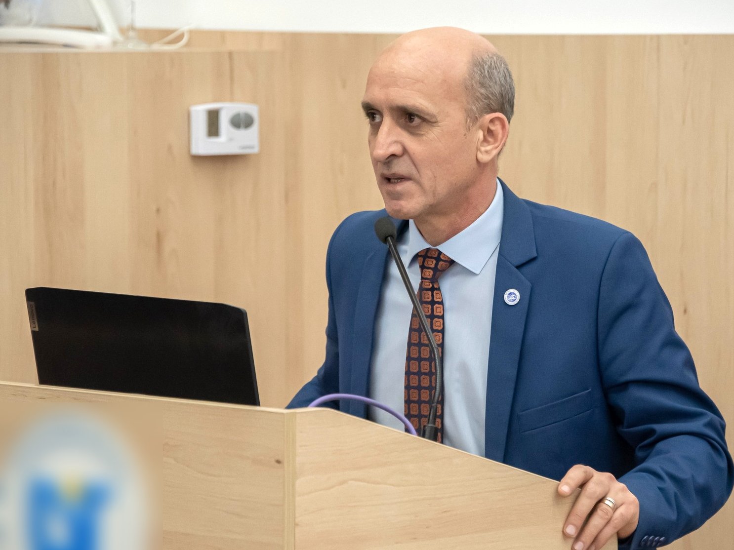 Ministrul Educației reafirmă angajamentul pentru continuarea Programului Național de Reducere a Abandonului Școlar În contextul îngrijorărilor persistente legate de ratele crescute ale abandonului școlar, reprezentanții Ministerului Educației și Cercetării transmit un mesaj clar: Programul Național de Reducere a Abandonului Școlar (PNRAS) va continua, fără echivoc