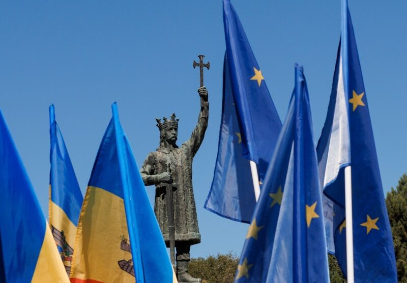 Diafragma geopolitică dintre Moldova, Ucraina și Rusia: angajament european în fața amplului conflict La patru ani de la începutul invaziei Putiniste în Ucraina, scena geopolitică din regiune rămâne extrem de tensionată, iar eforturile diplomatice ale statelor din Europa de Est ies tot mai pregnant în evidență