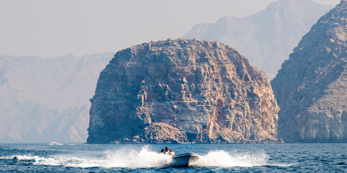 Trump încearcă să blocheze minarea Strâmtorii Ormuz, „tainele” Iranului