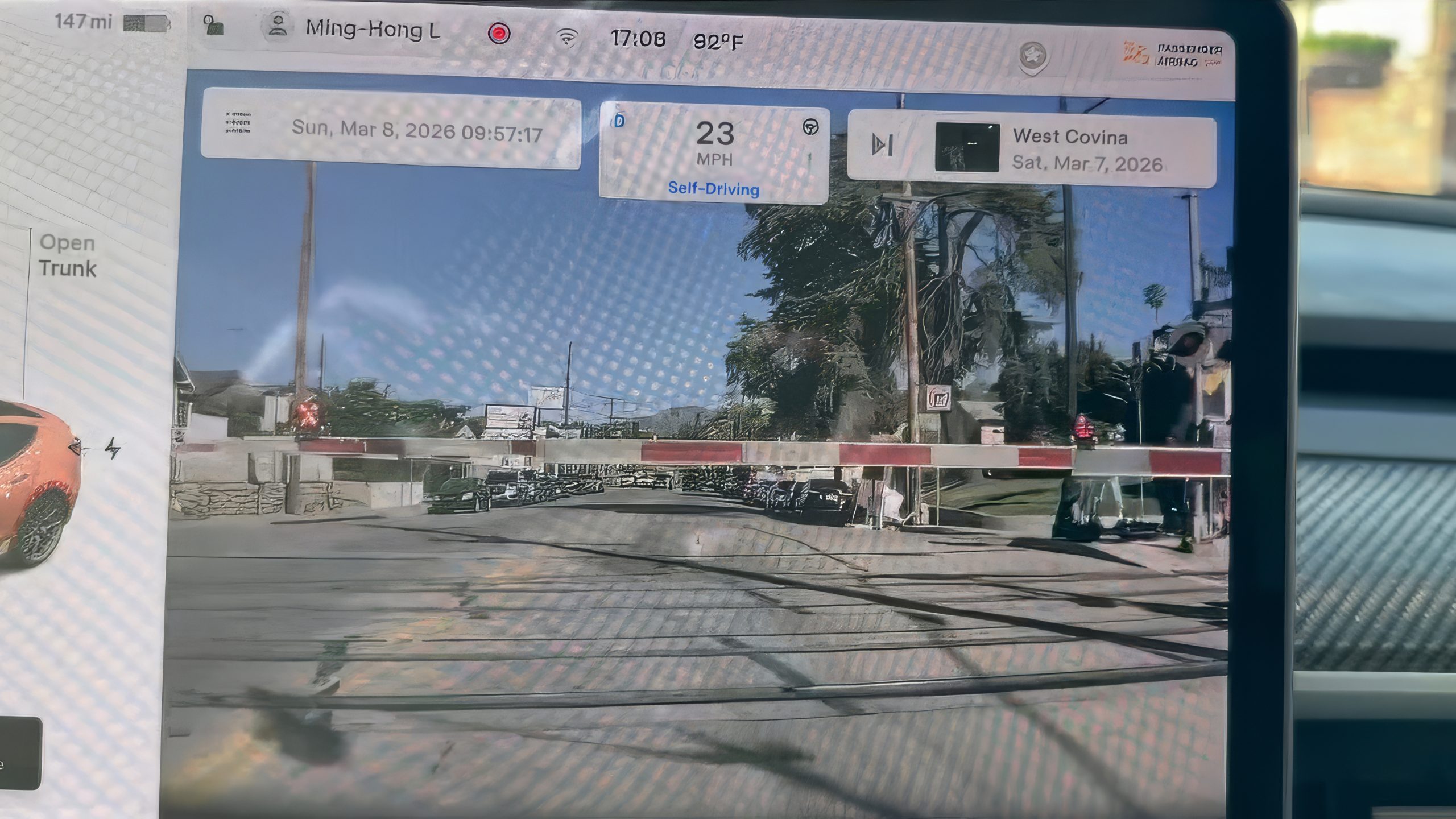 Un incident recent cu un Tesla echipat cu sistemul FSD scoate în lumină vulnerabilitățile majore ale tehnologiei de conducere autonomă, într-un moment în care compania se află sub incidența unei investigații federale din partea NHTSA