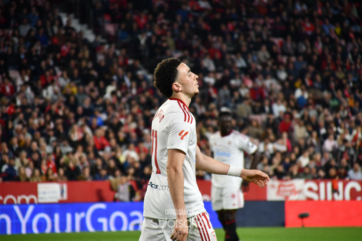 Sevilla FC și Valencia CF au încheiat sâmbătă etapa a 29-a din La Liga cu o confruntare tensionată pe terenul din Ramón Sánchez-Pizjuán, în condițiile în care ambele echipe se luptă pentru evitarea retrogradării