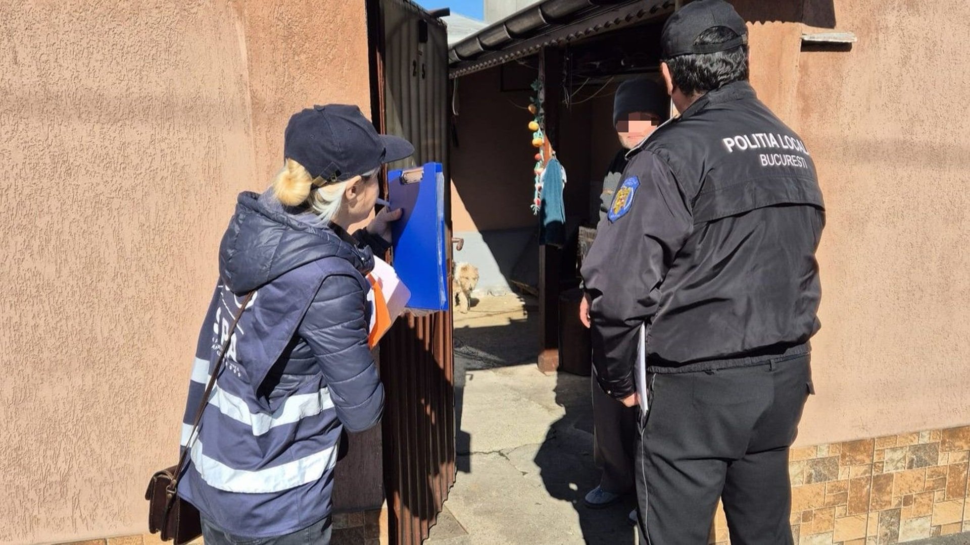 Campanie de sterilizări și microcipări gratuite în Sectorul 5, pentru combaterea abandonului animalelor În weekend-ul 14 și 15 martie, locuitorii Sectorului 5 din București vor fi invitați la o nouă acțiune de sterilizare și microcipare gratuită a câinilor