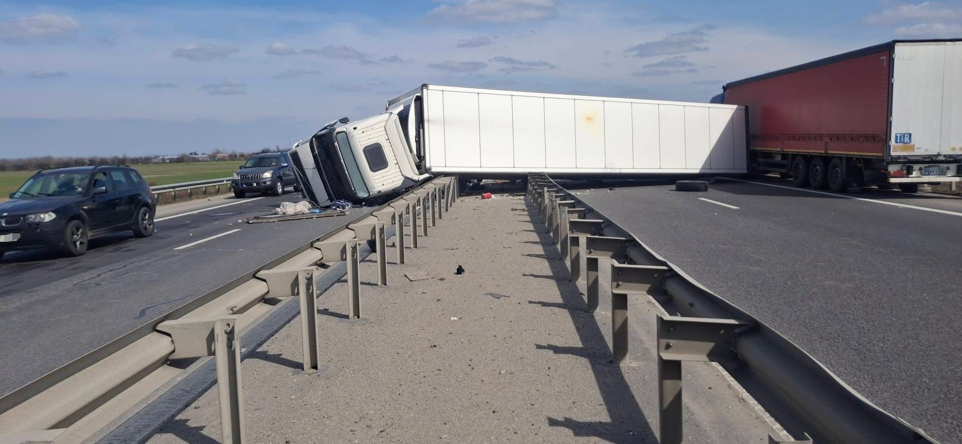 TIR răsturnat pe A3, traficul blocat pe ambele sensuri