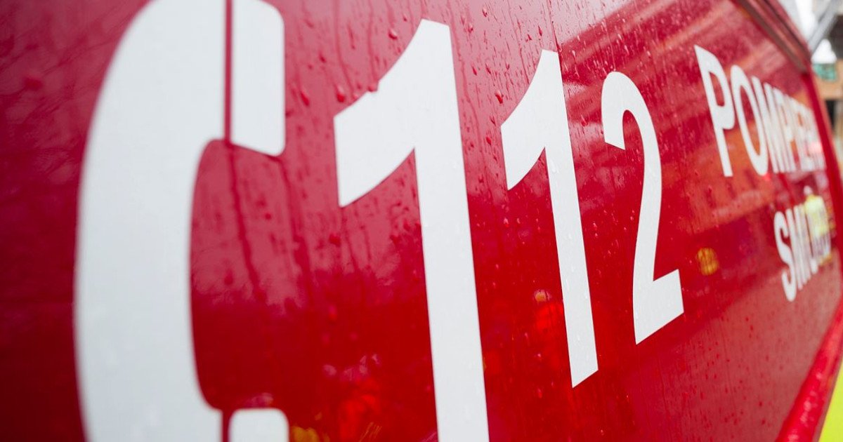 Un incendiu a cuprins duminică seară un microbuz lângă șoseaua de centură a municipiului Arad, provocând arsuri unor persoane și afectând în totalitate vehiculul