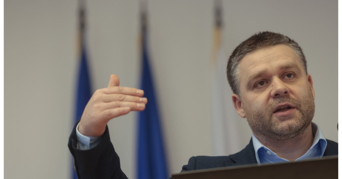 Primarul general al Capitalei, Ciprian Ciucu, lansează un apel dur către artiști și firmele care promovează evenimente sau produse prin mijloace ilegale de afișaj în București