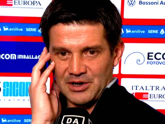 Derbiul Italiei: AC Milan câștigă cu 1-0 în fața Inter, într-o confruntare tensionată Etapa curentă a Serie A a fost martora unui meci de zile mari între rivalele AC Milan și Inter, care s-a încheiat cu victoria echipei milaneze, scor 1-0, grație golului marcat de Pervis Estupinan în minutul 35