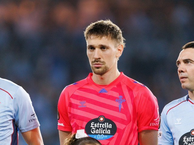 Internaționalul Ionuț Radu, goalkeeperul român care a strâns aprecieri în campionatul italian, se pregătește pentru un transfer spectaculos