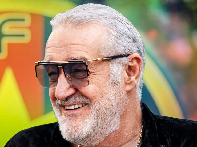 Gigi Becali mizează pe egalitatea cu istoria și speră la un nou titlu pentru FCSB, în timp ce echipa sa pare să fie favorită pentru a-și adjudeca a zecea prestigioasă campanie consecutivă în fotbalul românesc