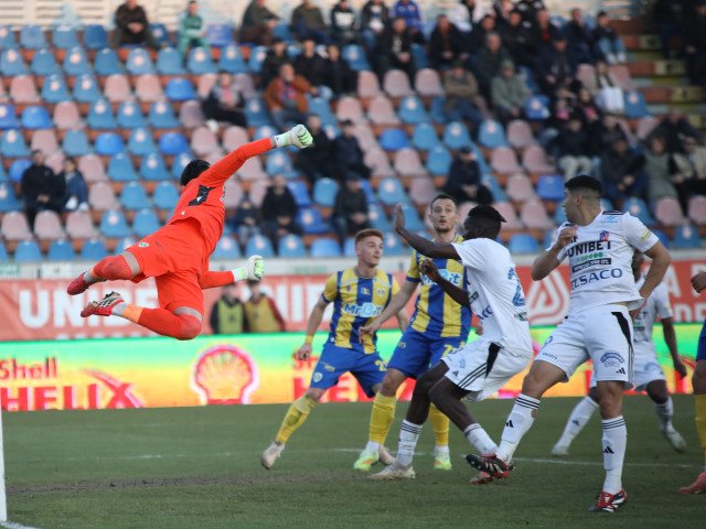 Antrenorul interimar al FC Botoșani, Florin Bratu, a recunoscut, după o nouă înfrângere suferită de echipa sa, că formația are probleme mai profunde decât cele tactice sau tehnice