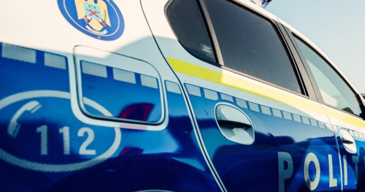 Un tânăr de 19 ani din județul Bacău a fost arestat preventiv după ce, în urma unui accident rutier produs pe autostrada A1 în județul Arad, a pus în pericol nu doar siguranța celorlalți șoferi, ci și integritatea polițiștilor care interveniseră la fața locului