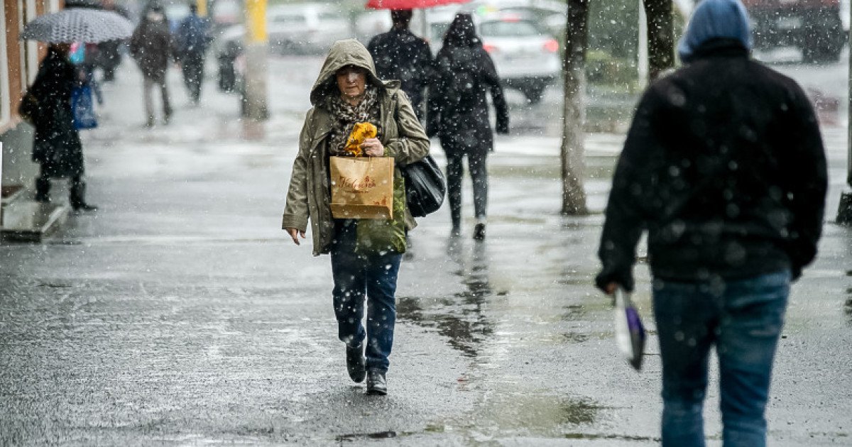 Meteorologii au emis, astăzi, o atenționare importantă privind vremea schimbătoare și evenimentele meteorologice intense ce vor afecta România în perioada următoare