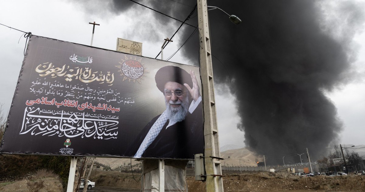 Lupta din interiorul Casei Albe privind intervenția în Iran devine tot mai complicată, pe măsură ce declarațiile președintelui Donald Trump sunt influențate de diversele voci din jurul său