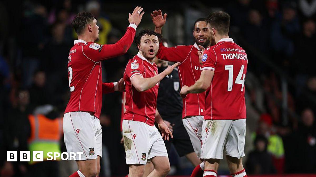 Wrexham înving Swansea și se apropie de top șase