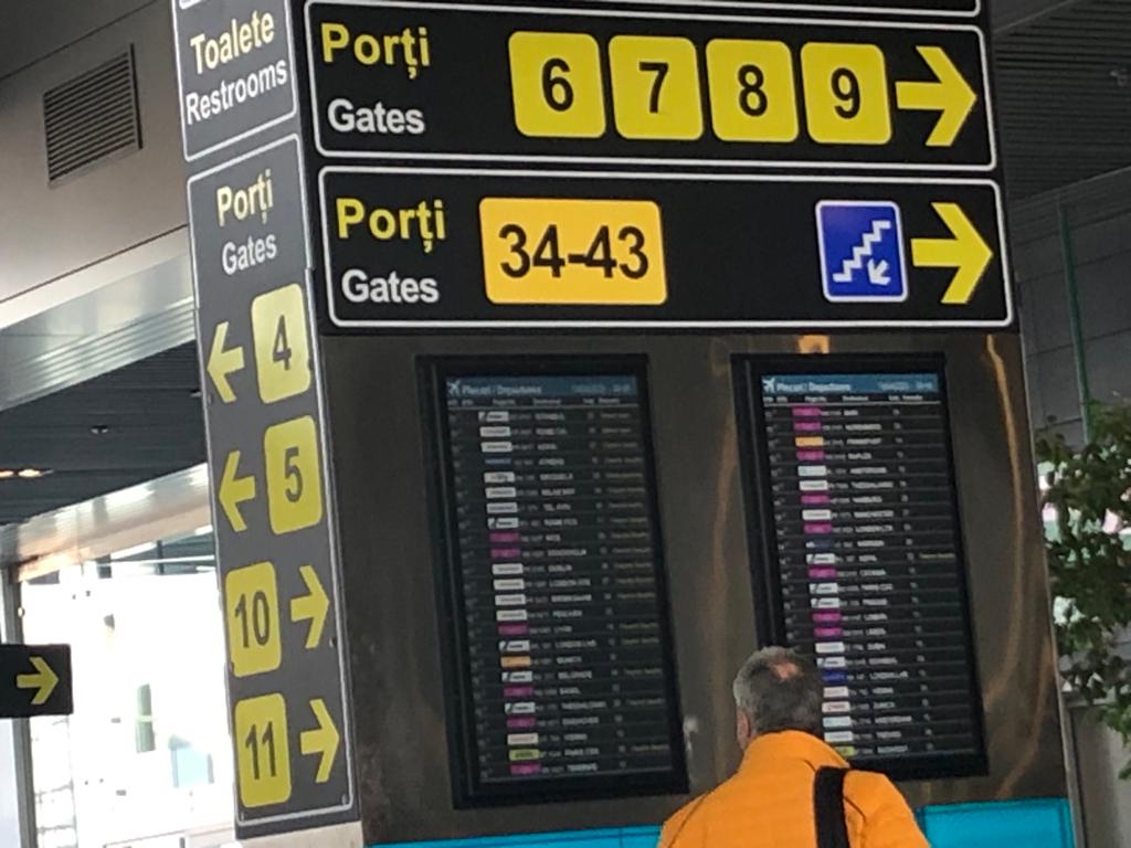 Suspans pe Aeroportul Otopeni: 29 de zboruri anulate într-o zi de agitație pentru pasageri O zi tensionată pe Aeroportul Internațional Henri Coandă din București, după ce compania Națională Aeroporturi București (CNAB) a anunțat miercuri că 29 de zboruri au fost anulate, majoritatea către destinații din Orientul Mijlociu