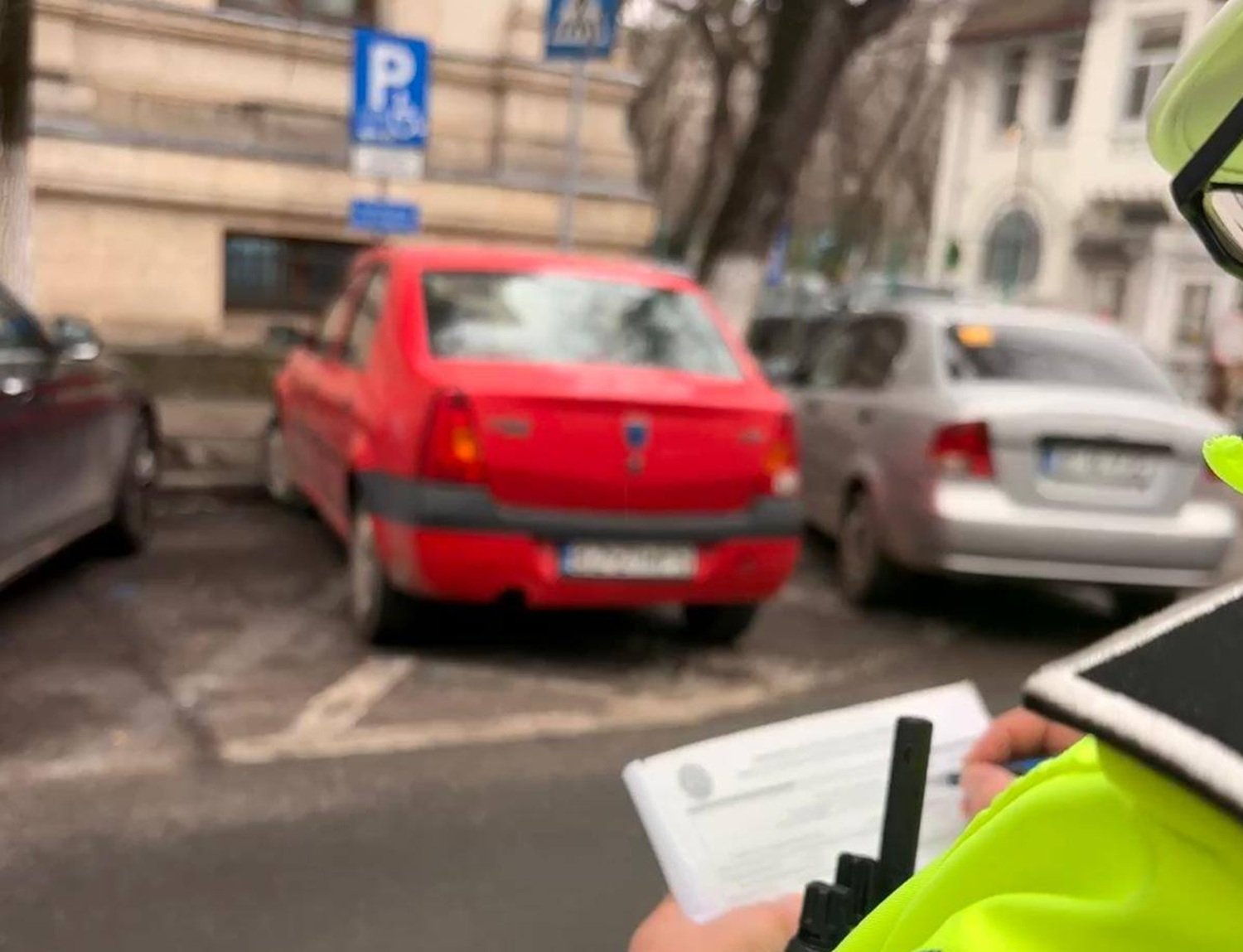 Autoritățile locale din municipiul nostru au intensificat acțiunile de sancționare a abaterilor comise pe domeniul public, în efortul de a reda orașului ordinea și siguranța necesare