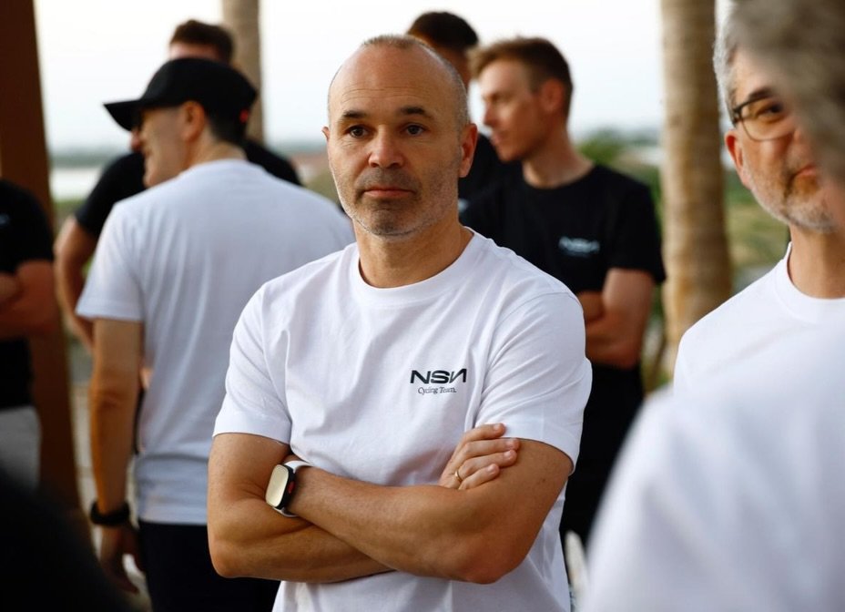 Andrés Iniesta, legenda vie a fotbalului spaniol, face pasul către un nou rol în lumea fotbalului internațional, dar de data aceasta în calitate de conducător și ambasador