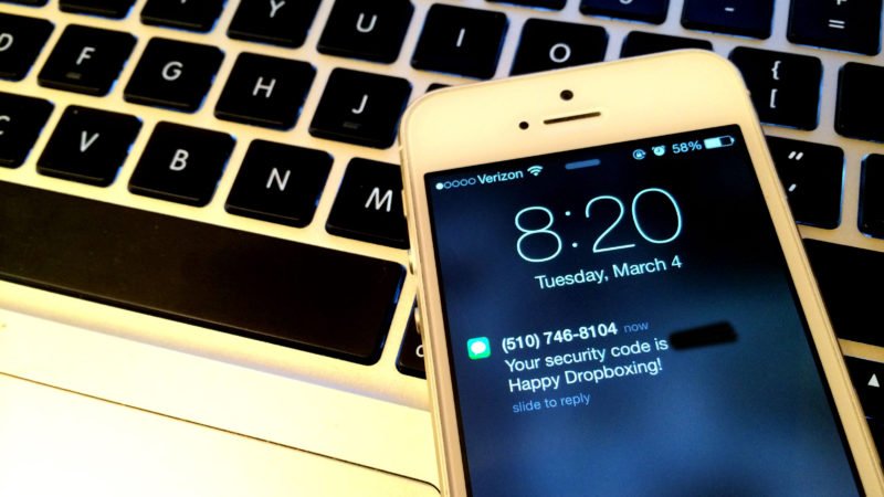 Autentificarea în doi pași devine tot mai relevantă în era digitală, unde datele personale, documentele și informațiile bancare sunt tot mai vulnerabile în fața atacurilor cibernetice