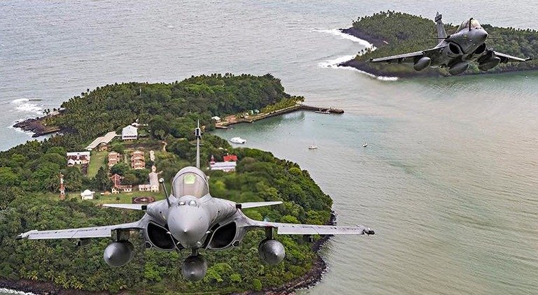 Franța autorizează temporar prezența avioanelor americane în Orientul Mijlociu, într-o mișcare ce subliniază intensificarea colaborării militare Franța a dat undă verde, pentru prima dată în mod oficial și temporar, pentru prezența avioanelor și a altor tipuri de aeronave ale Statelor Unite în bazele sale din Orientul Mijlociu, o decizie ce reflectă evoluțiile geopolitice din regiune și o apropiere strategică consolidată între aliați