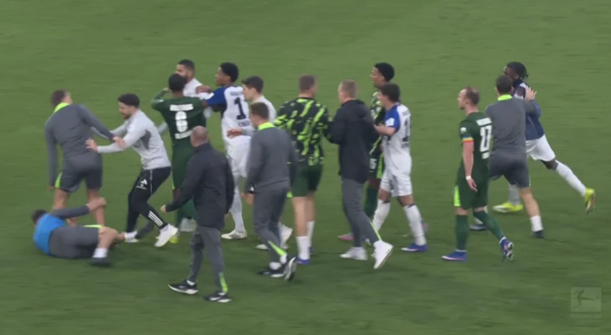Georgia anunță începutul etapei a 25-a din Bundesliga cu un spectacol autentic pe terenul campioanei Bayern Weekend-ul fotbalistic din Bundesliga a început furtunos vineri seară, cu o victoria clară a campioanei Bayern Munchen, care a trecut fără probleme de Borussia Monchengladbach, scor 4-1