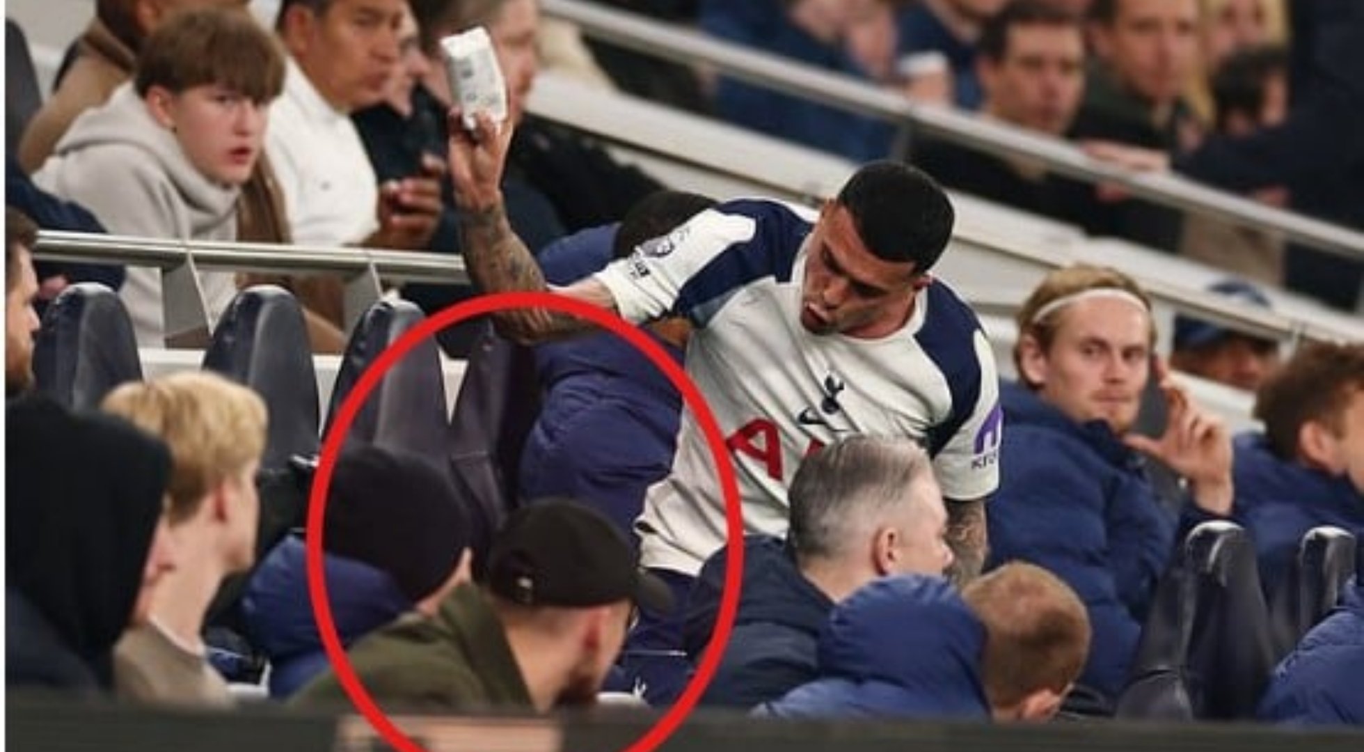 Scene tensionate și incidente neașteptate la Tottenham – un sezon de coșmar continuă Un meci tensionat și incendiar s-a desfășurat recent pe terenul Tottenham Hotspur, în cadrul etapei din Premier League, unde formația londoneză a suferit încă o înfrângere dureroasă