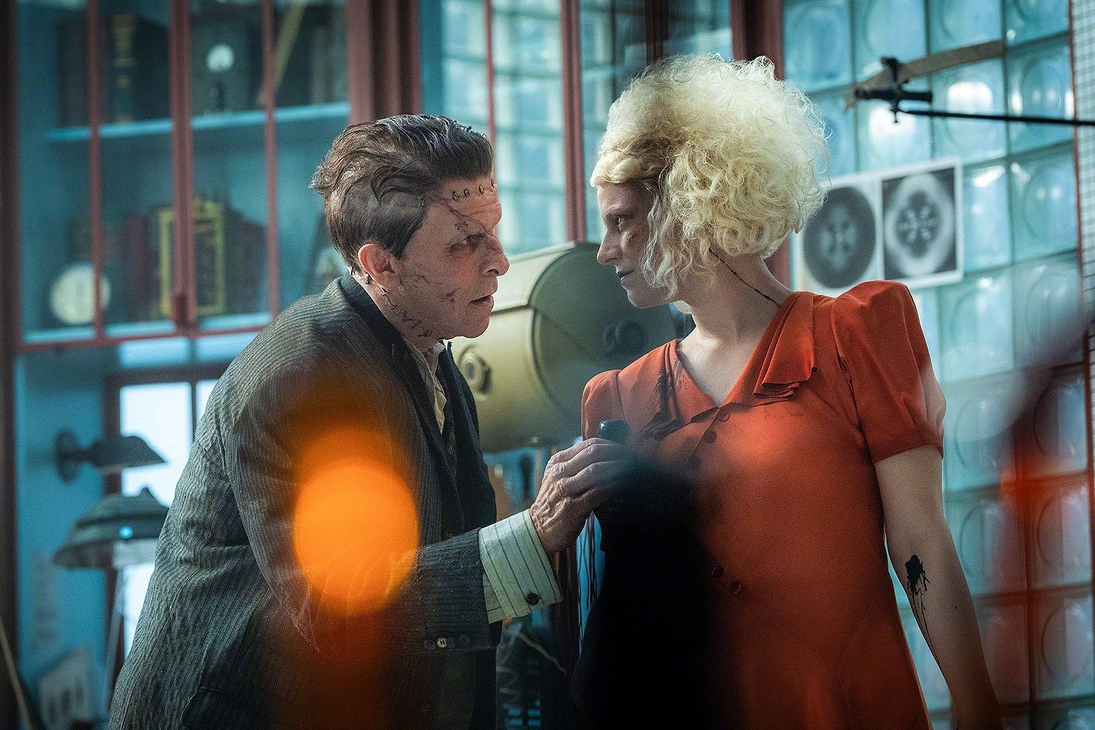 Un film ambițios, dar dezordonat, în care Jessie Buckley strălucește „Bride!” este, fără îndoială, unul dintre cele mai așteptate filme ale acestui an, dar și unul dintre cele mai problematici din punct de vedere narativ