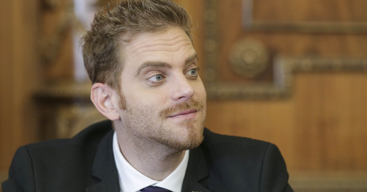 Ilan Laufer, fost ministru pentru Mediul de Afaceri, și cei doi gemeni de cinci ani ai săi au fost implicați marți dimineață într-un accident rutier pe strada Mircea Vulcănescu din București