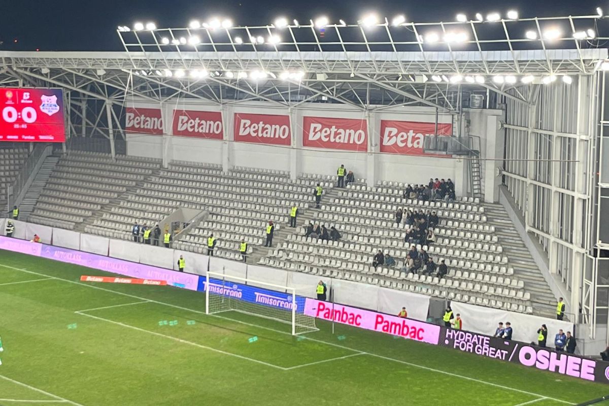 Protestul suporterilor dinamoviști a fost cel mai discutat subiect înaintea și în timpul partidei din sferturile Cupei României, disputată pe arena „Arcul de Triumf”