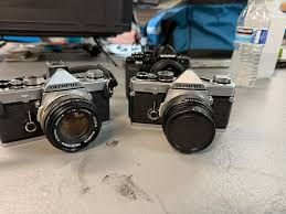 Camerele foto cu film revin în tendințe în 2023